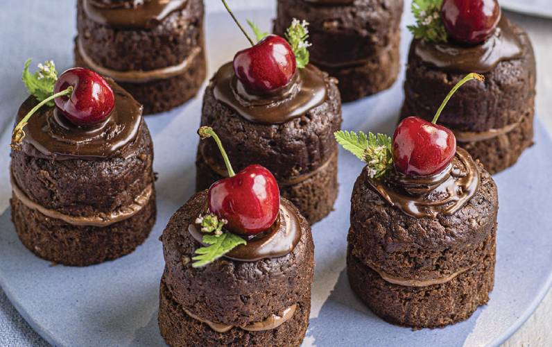 Individual Mini-Cakes